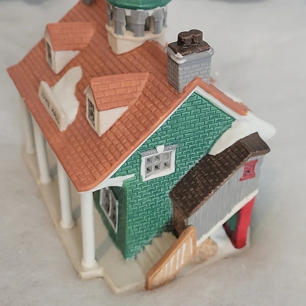 1993 Vintage Lemax Dickensvale Collectibles Town Hall Lighted House 35090